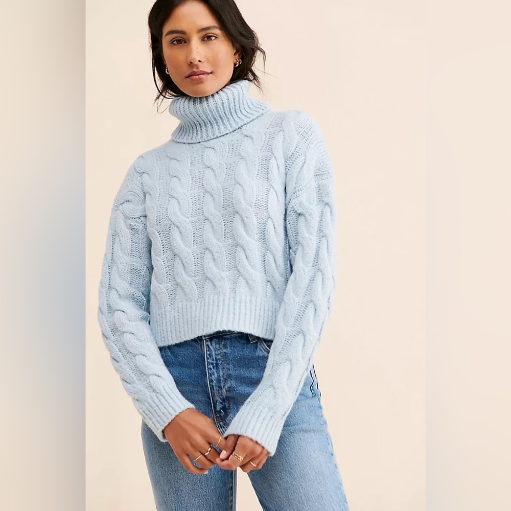 Magnolia Boutique Cable Turtleneck Pullover in light blue M
